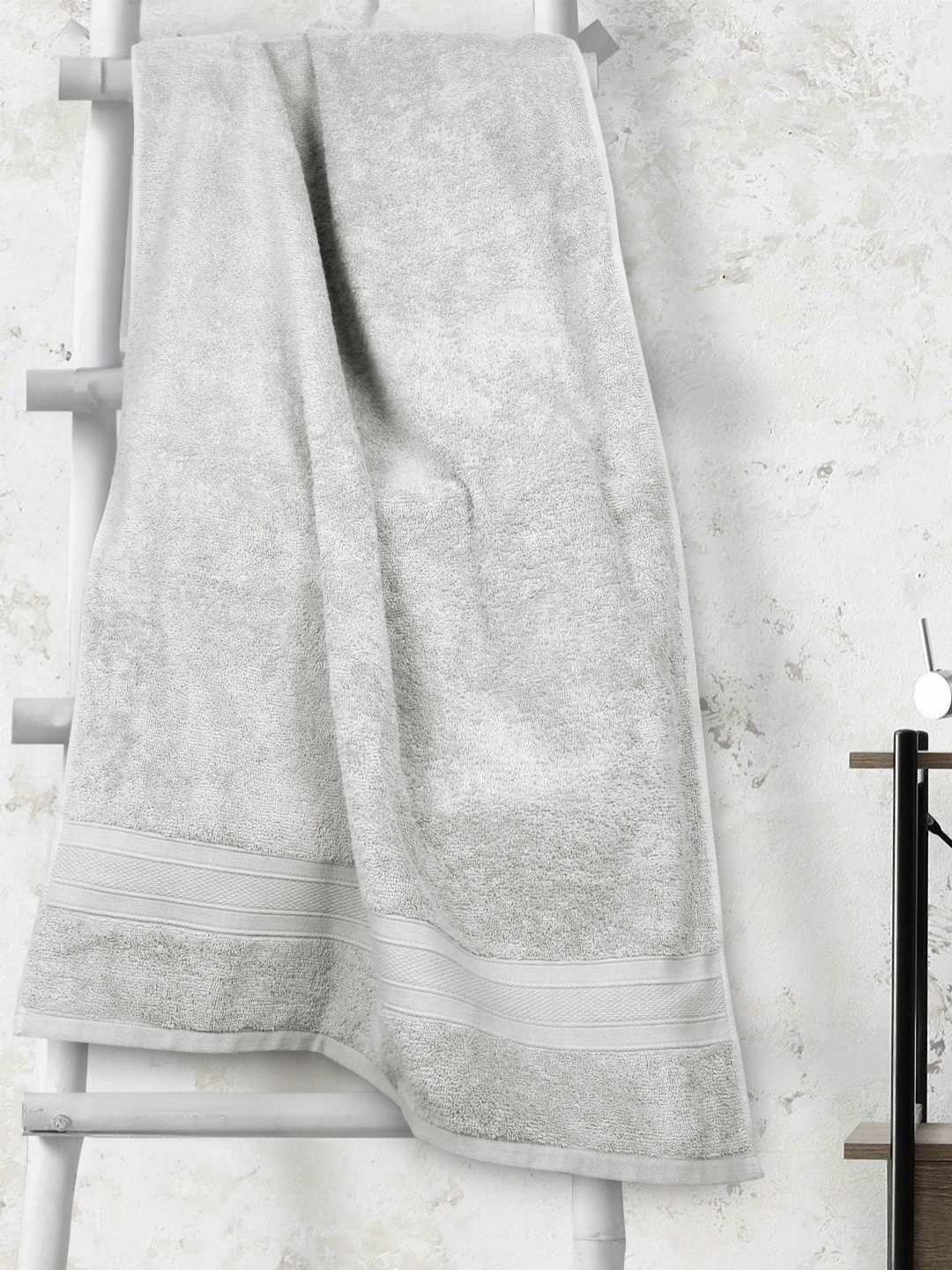 

MYTRIDENT Silver-Toned Cotton 500 GSM Bath Towel