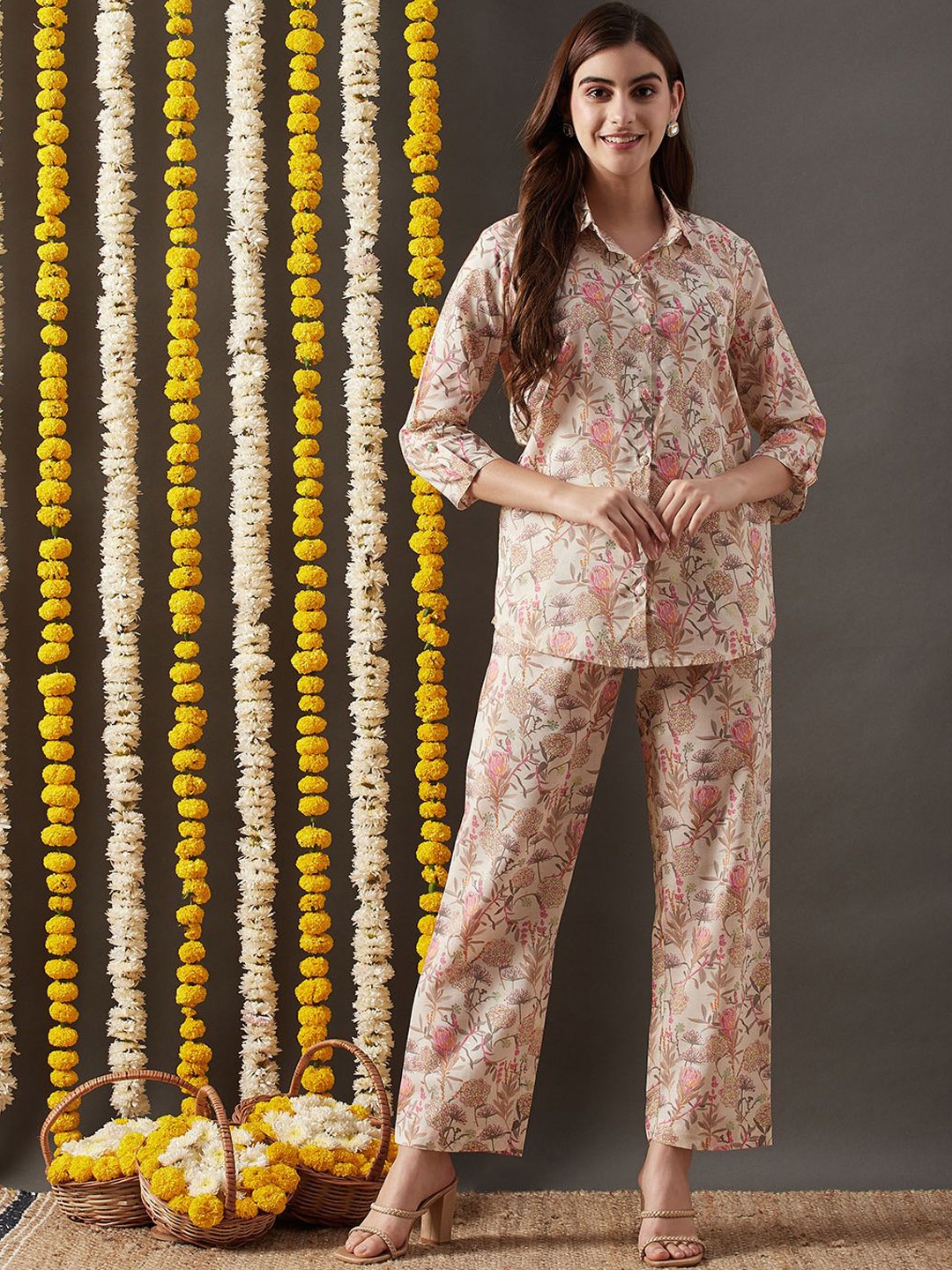

KAVINDI Printed Shirt With Trousers, Cream