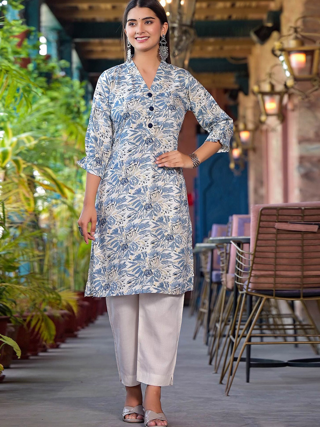 

Peachmode Floral Printed Straight Kurta, Blue