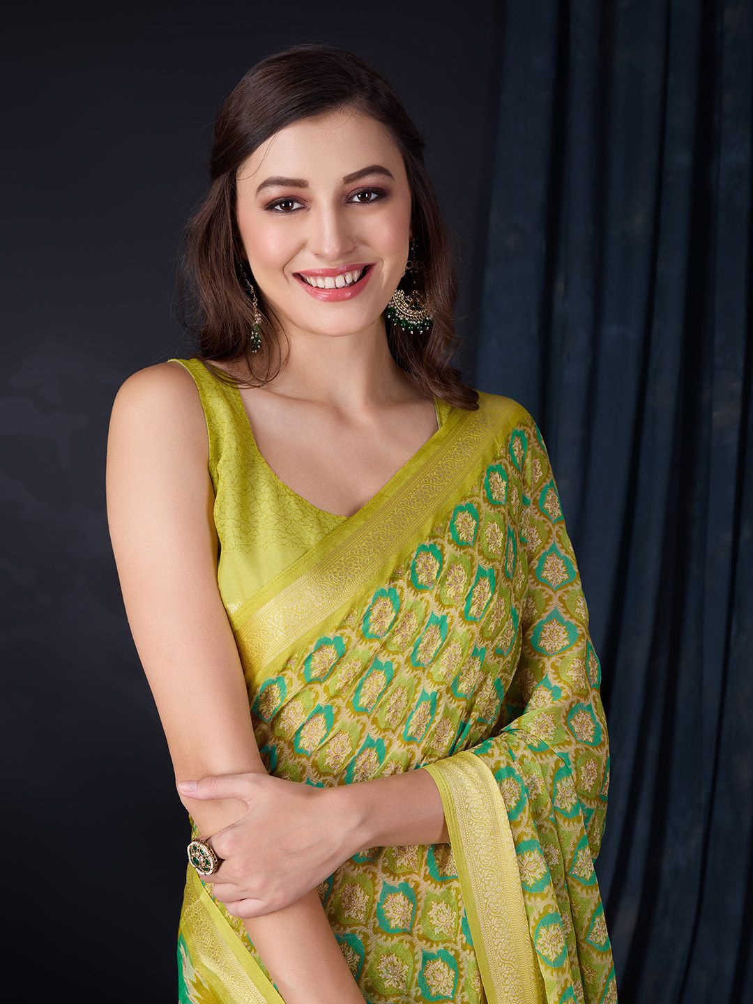 

Mitera Woven Design Zari Saree, Lime green