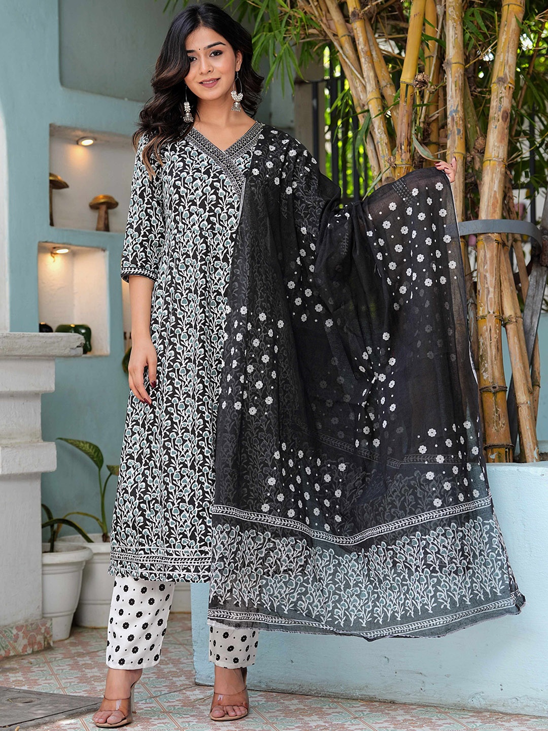 

Chandbaali Floral Printed Angrakha Sequinned Anarkali Kurta With Trousers & Dupatta, Black