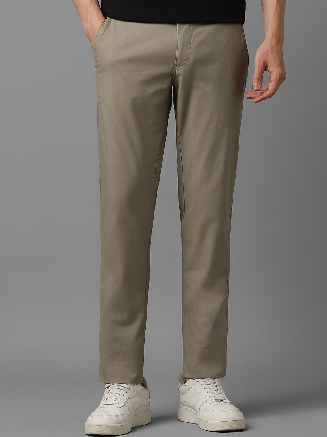 

Louis Philippe Sport Men Slim Fit Mid-Rise Flat-Front Trousers, Brown