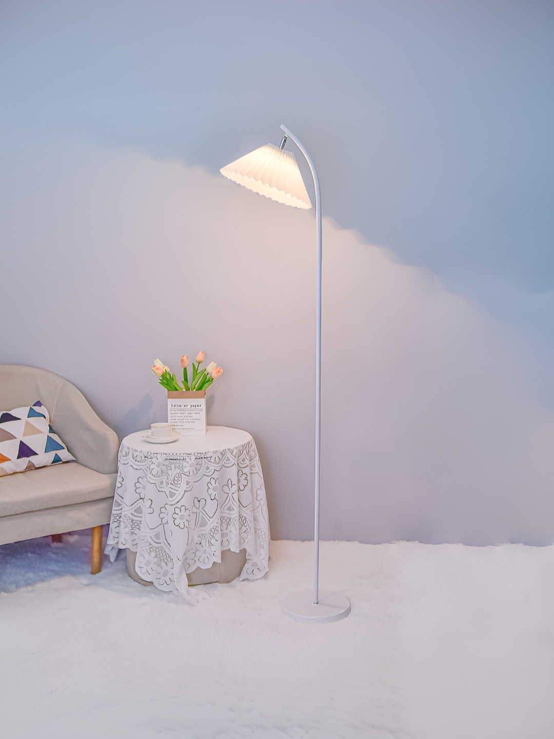 

UMAI White Metal Bell Shaped Floor Lamp