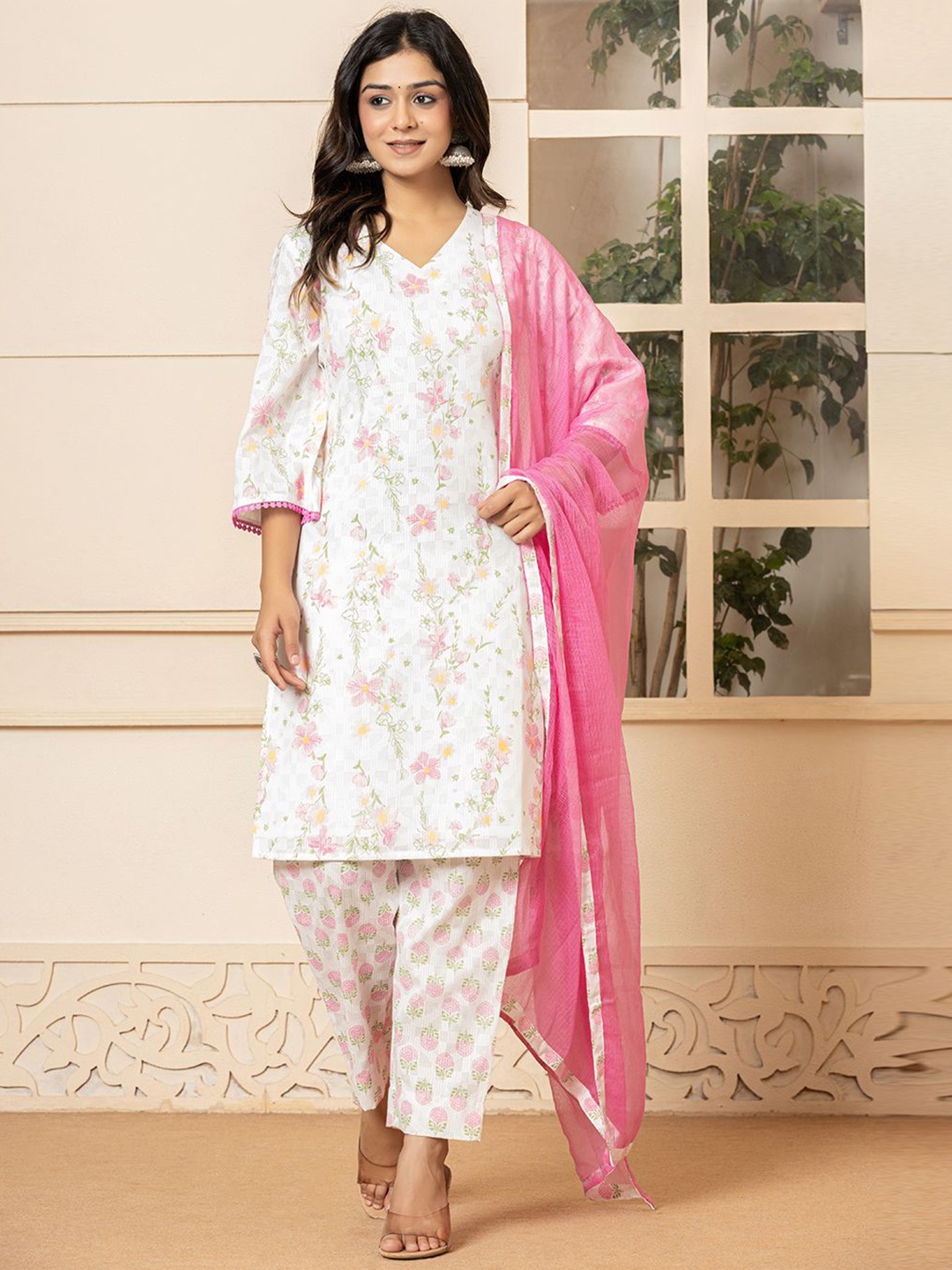 

Yufta Floral Printed Regular Pure Cotton Kurta With Trousers & Dupatta, White