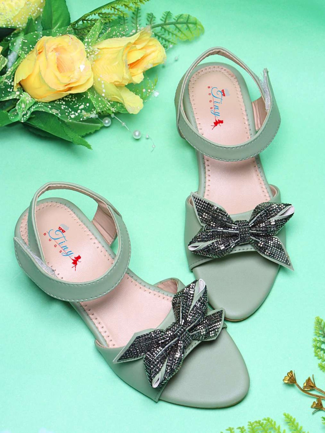 

Tiny Bugs Girls Bows Embellished Block Sandals, Green