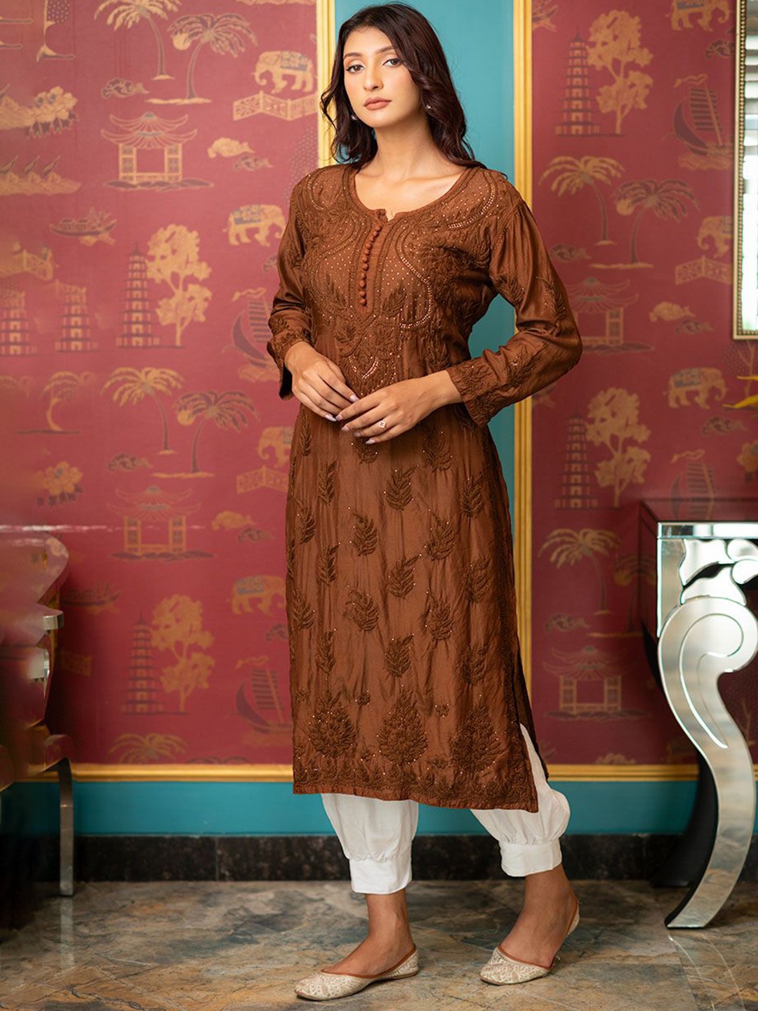 

Rangreza Ethnic Noorani Floral Embroidered Notch Neck Straight Kurta, Brown