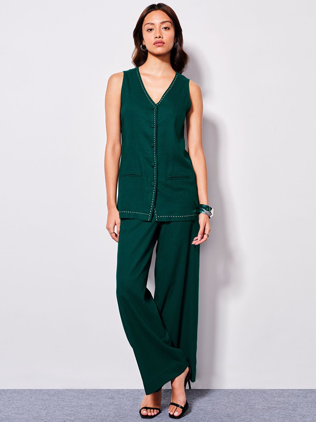 

AND V-Neck Sleeveless Top & Trousers, Green