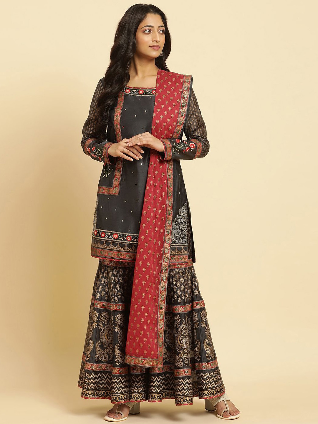 

WISHFUL Floral Printed Sequinned Regular Kurta with Sharara & Dupatta, Black