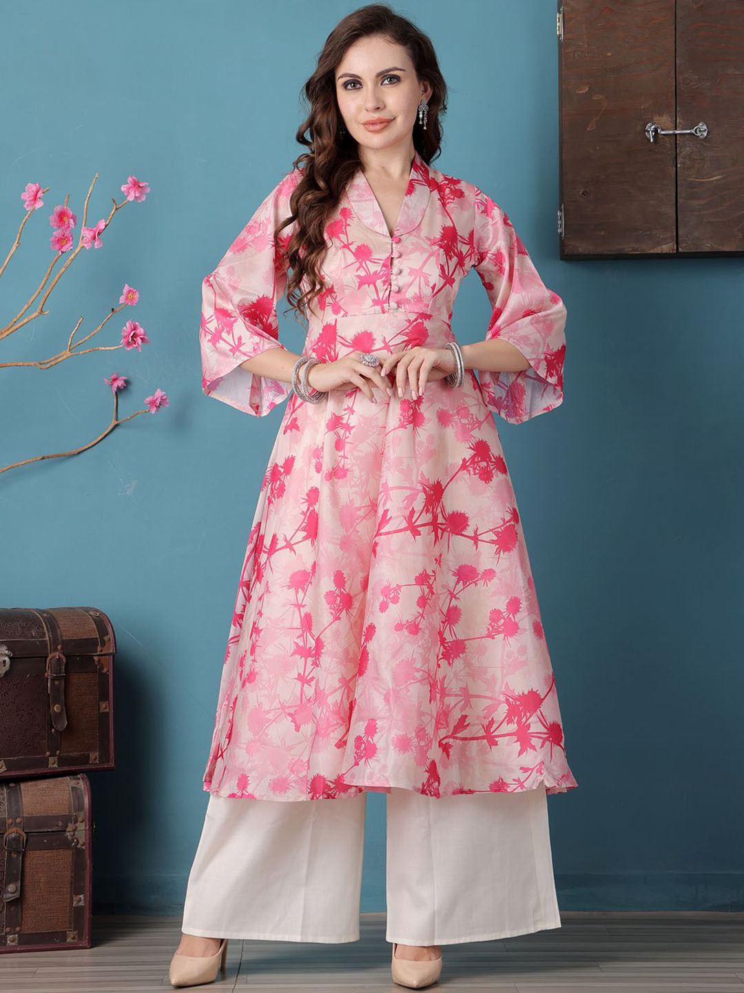 

Ethnovog Floral Printed V-Neck A-Line Kurta with Palazzo, Off white