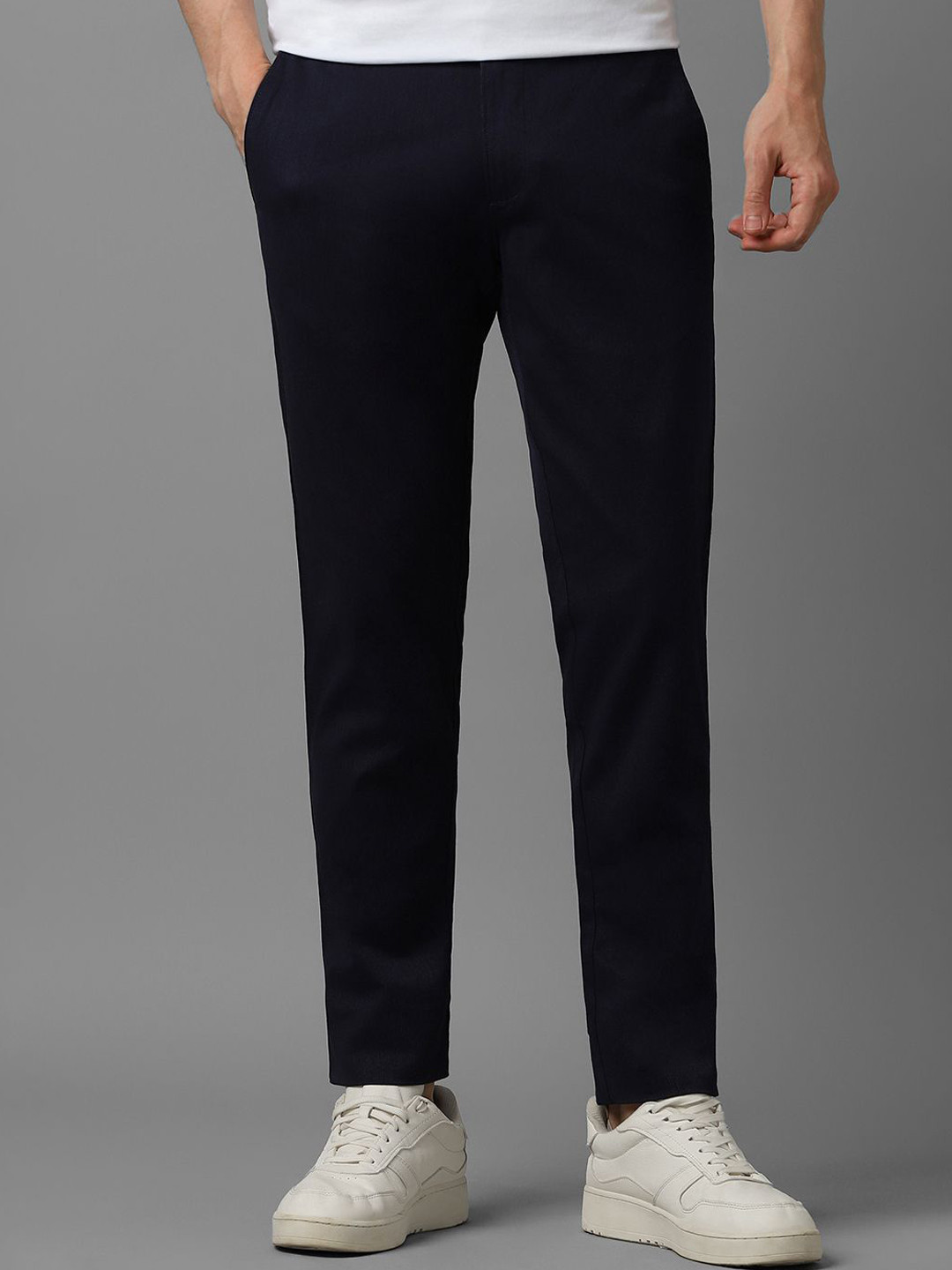 

Louis Philippe Sport Men Slim Fit Mid-Rise Flat-Front Trousers, Navy blue
