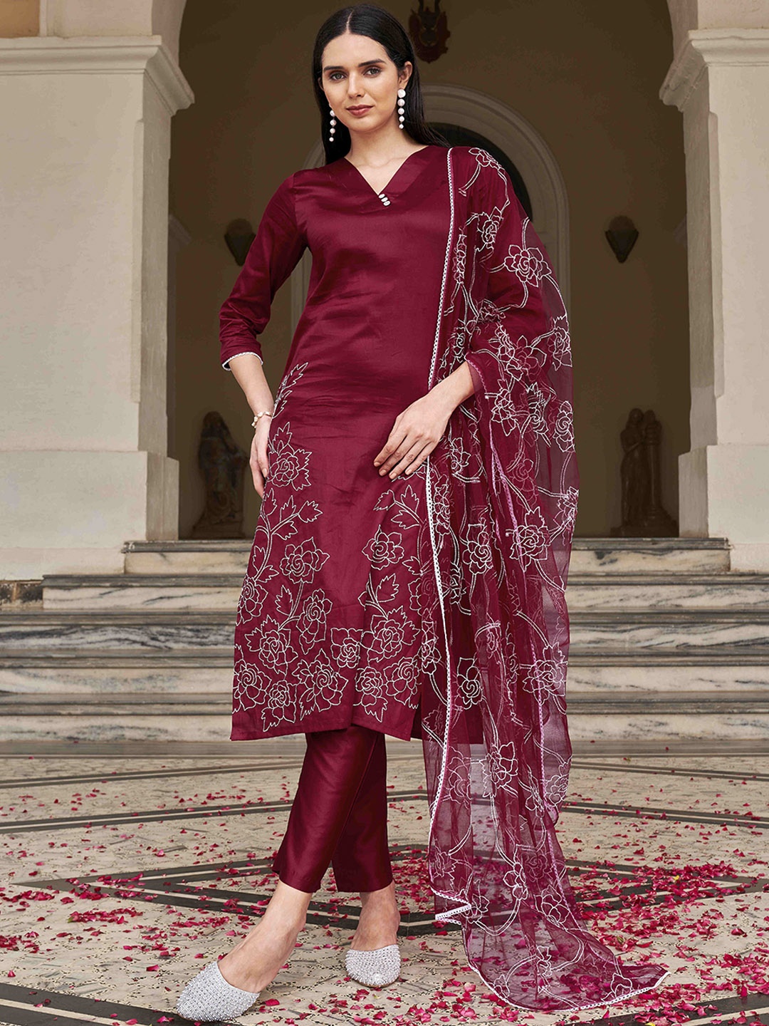 

Tikhi Imli Floral Embroidered Thread Work Kurta with Trousers & Dupatta, Maroon