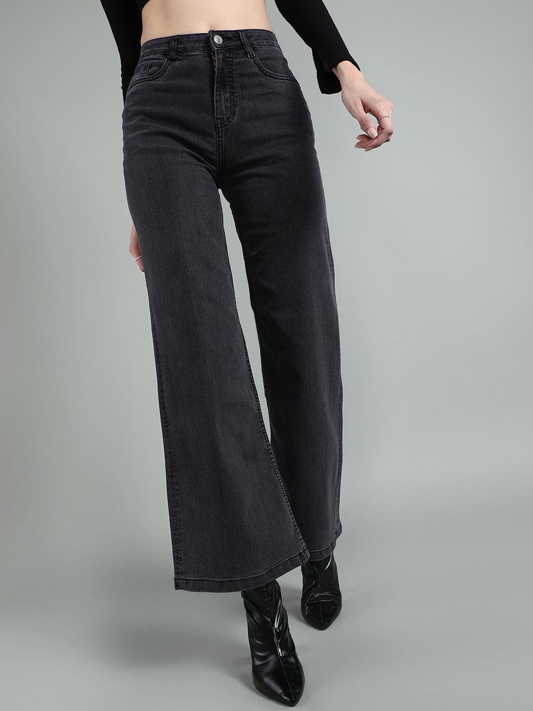 

The Roadster Lifestyle Co Women High Rise Bootcut Stretchable Jeans, Black
