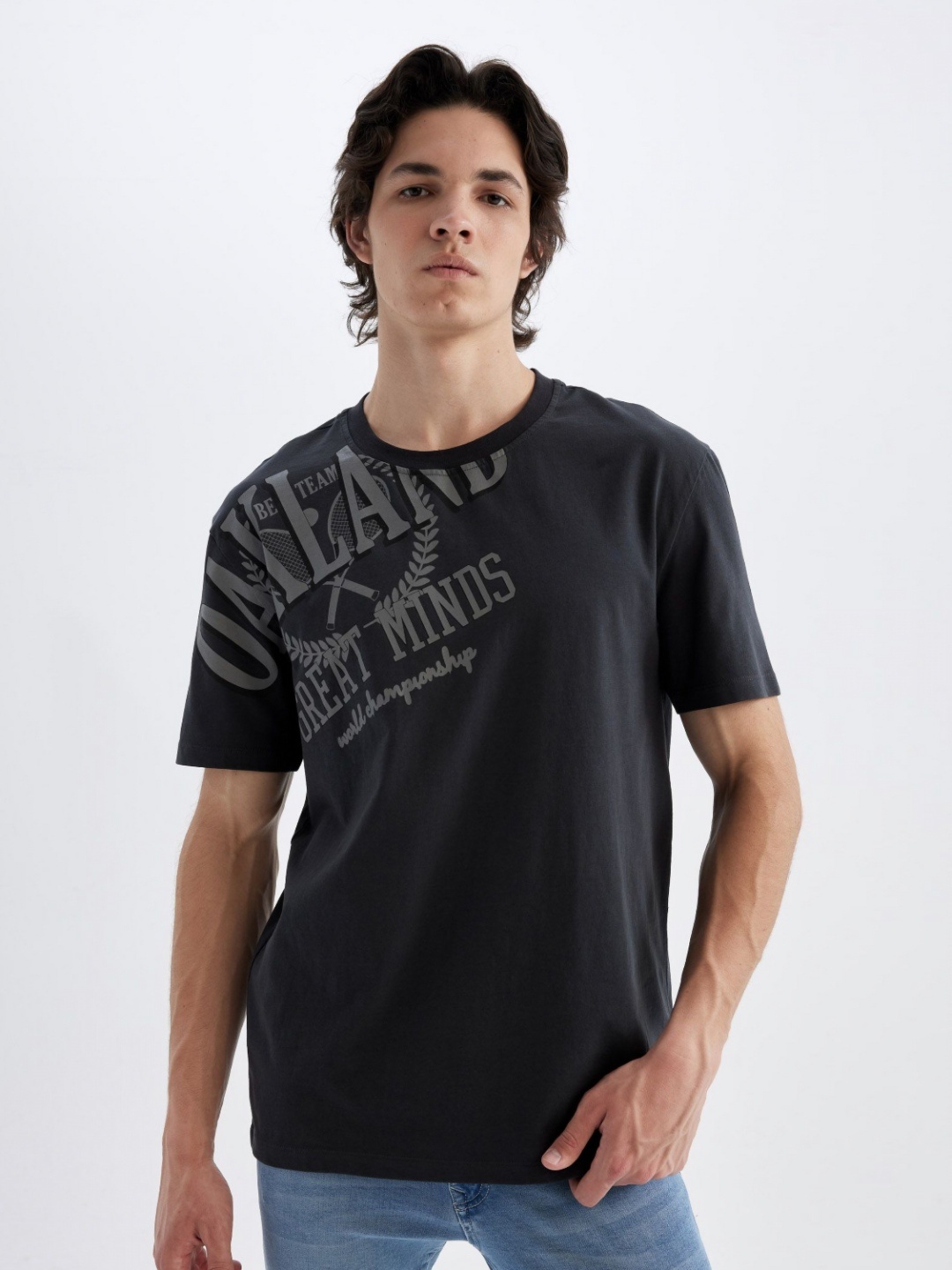 

DeFacto Men Typography Printed Applique T-shirt, Na