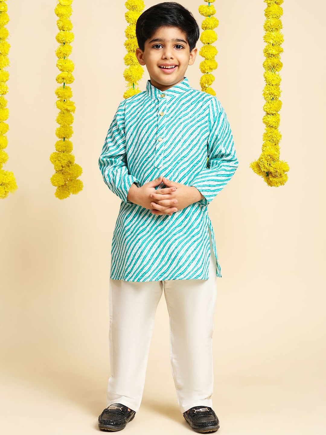 

Cutiekins Boys Leheriya Printed Mandarin Collar Pure Cotton Kurta With Trousers, Off white