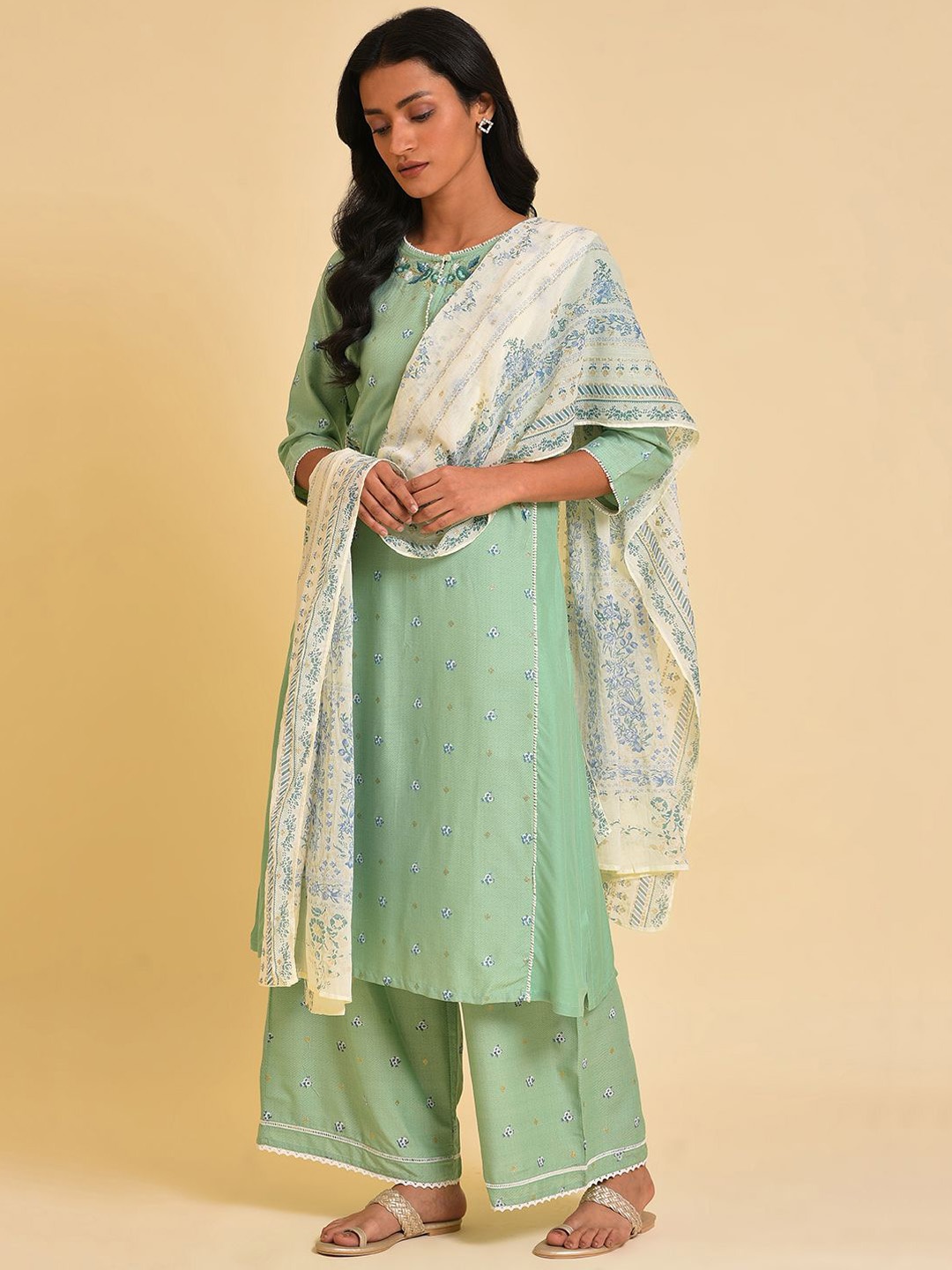 

W Floral Embroidered Thread Work A-Line Kurta, Green