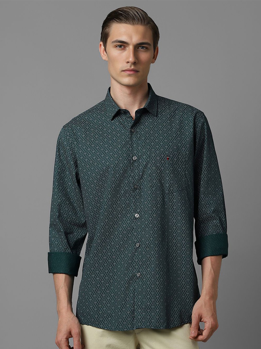 

Louis Philippe Sport Men Spread Collar Micro Ditsy Printed Cotton Slim Fit Casual Shirt, Green