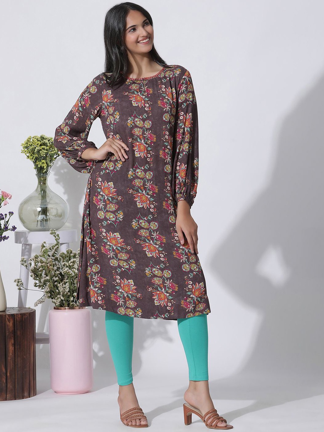 

W Pink Brown Printed Keyhole Neck Puff Sleeves Sequinned Straight Kurta