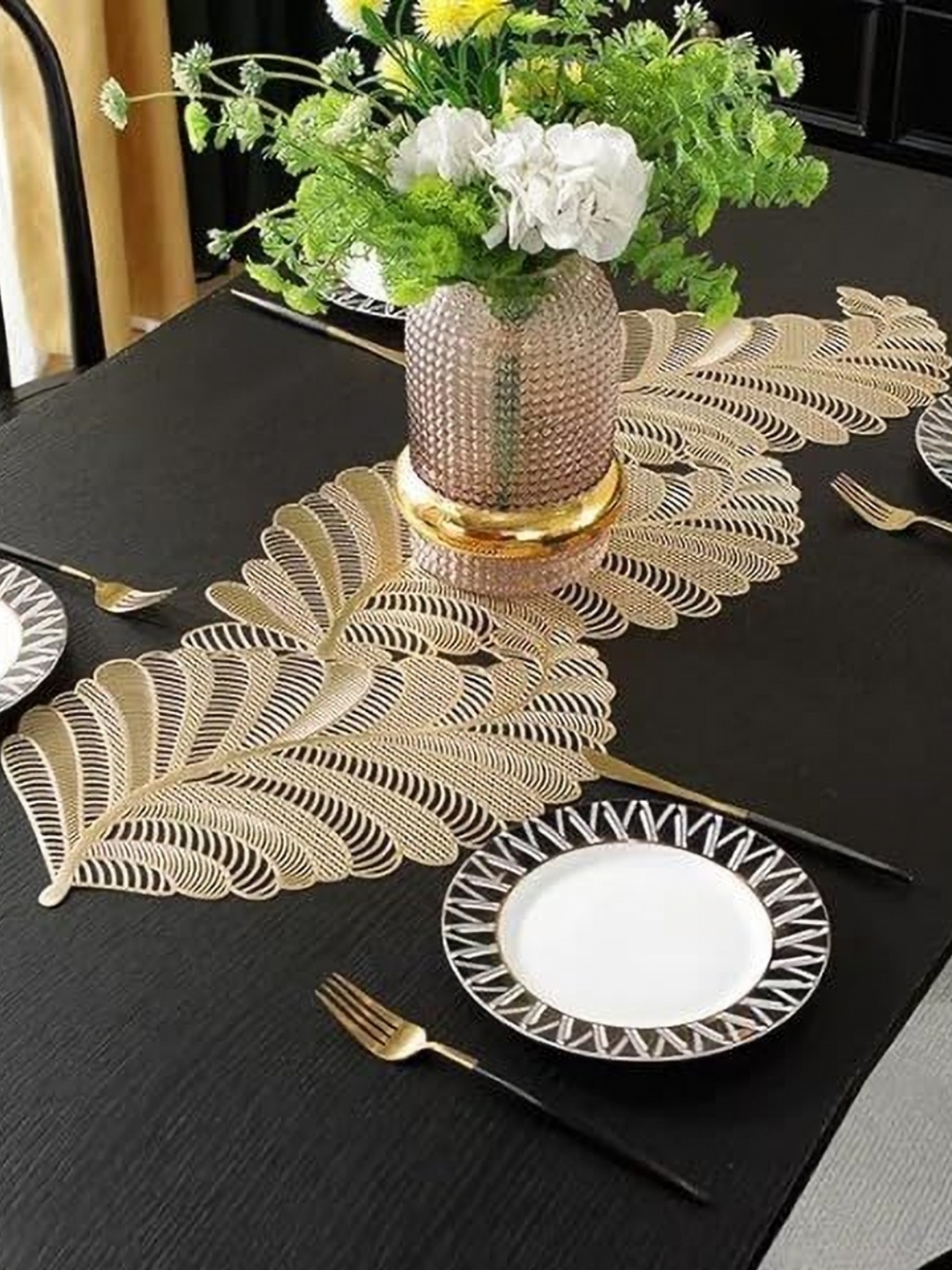 

GROKI Gold-Toned Floral Textured Table Runner