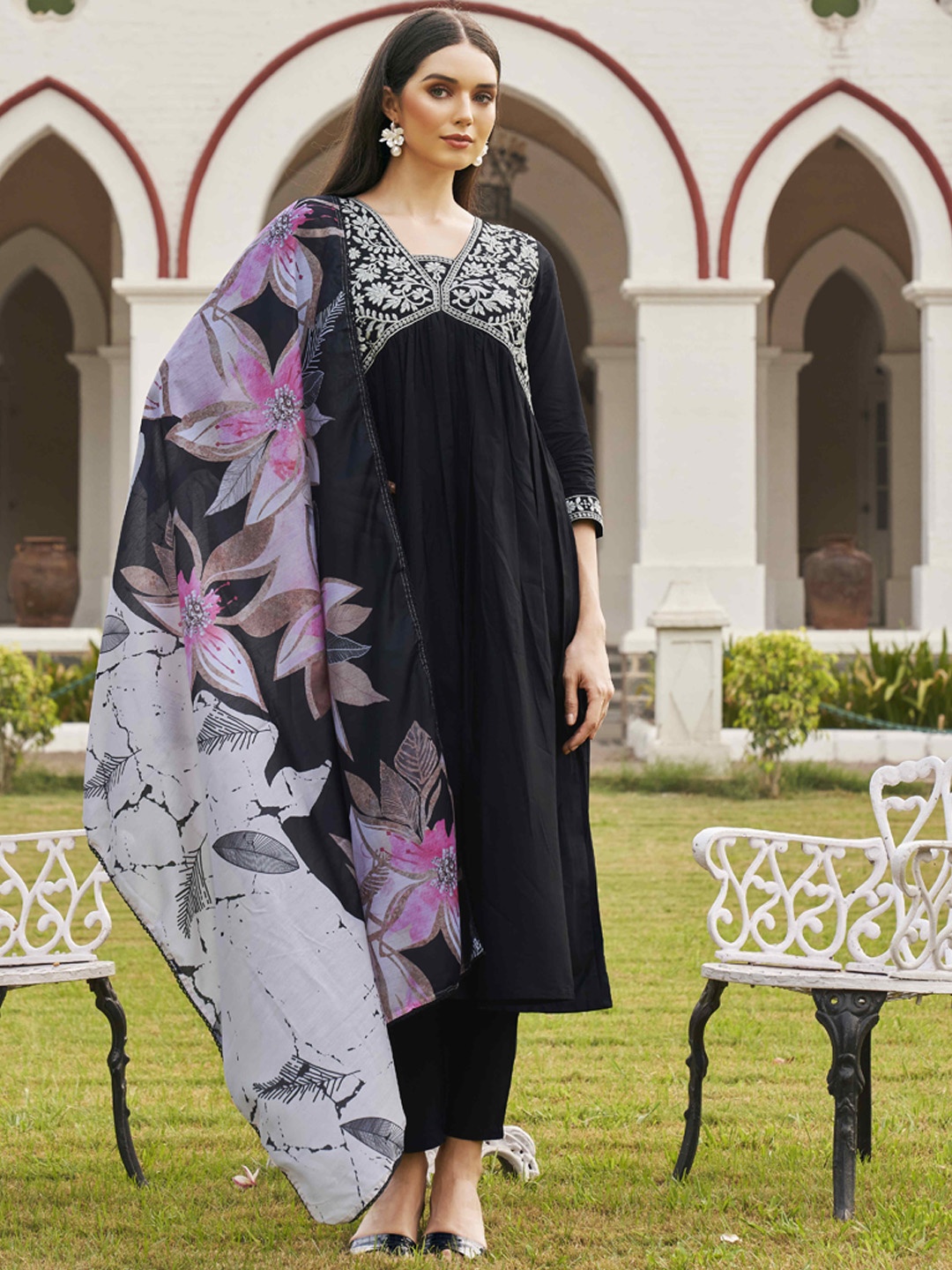 

Tikhi Imli Floral Yoke Design Empire Thread Work Pure Cotton Kurta with Trousers & Dupatta, Black