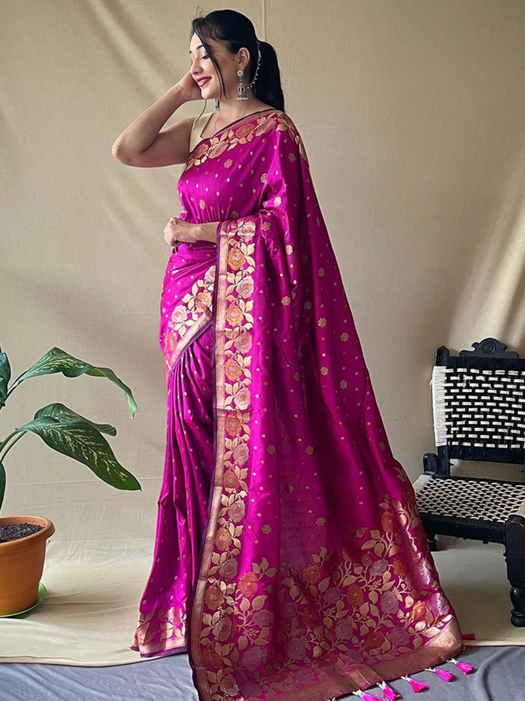 

PATLIPALLU Woven Design Zari Banarasi Saree, Pink