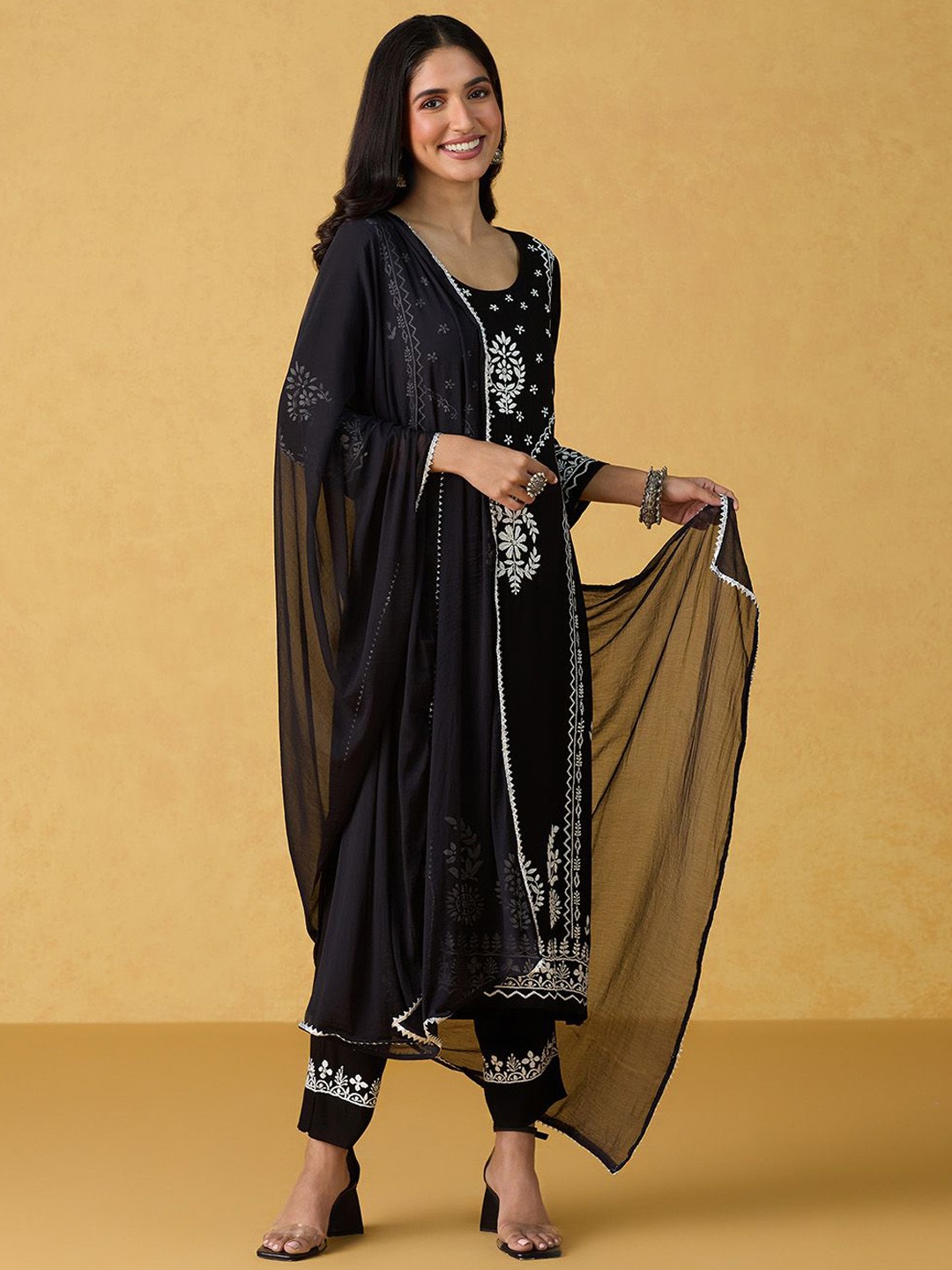 

Likha Floral Embroidered Straight Chikankari Kurta with Trousers & Dupatta, Black