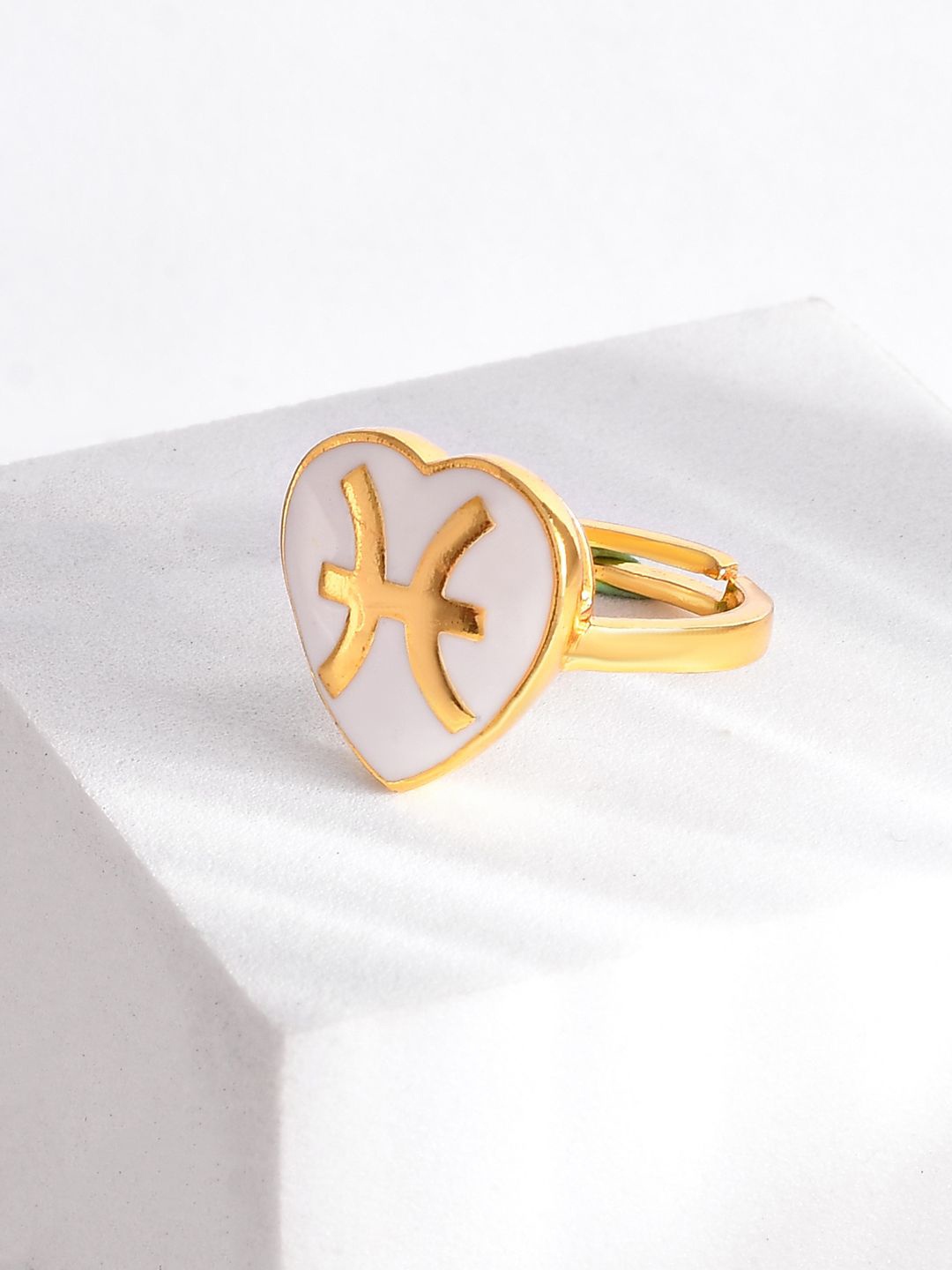 

Voylla Gold-Plated Zodiac Pisces Enamel Finger Ring