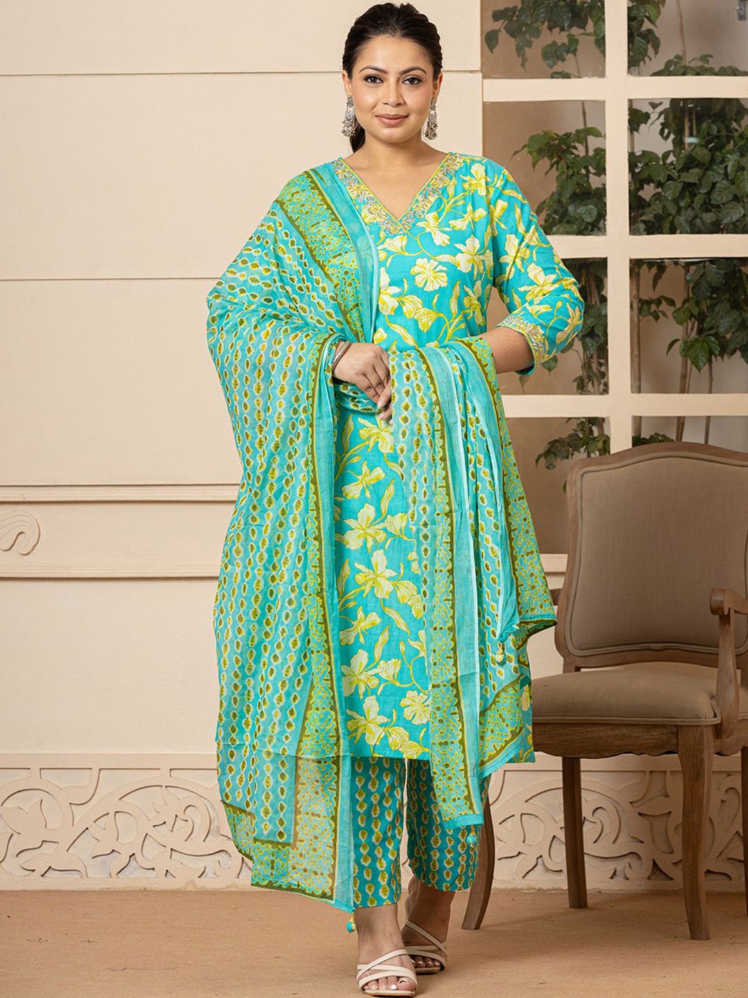 

Yufta Plus Size Floral Printed V-Neck Pure Cotton Straight Kurta With Trousers & Dupatta, Turquoise blue