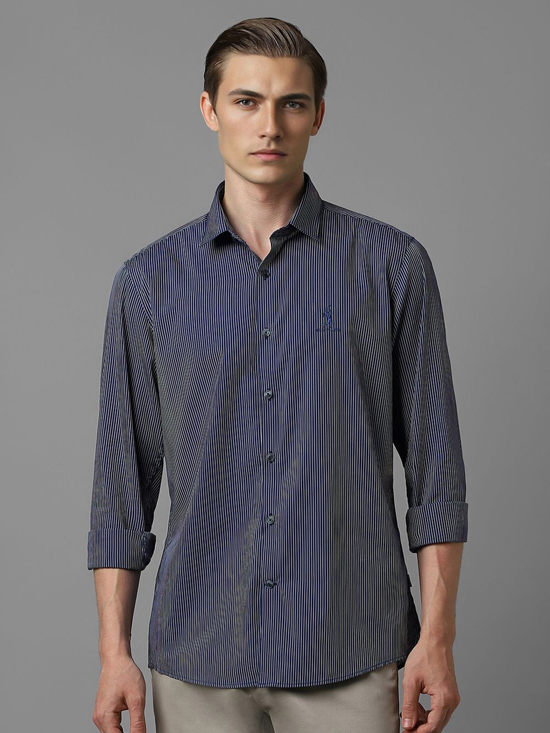 

Louis Philippe Sport Men Spread Collar Pinstriped Cotton Slim Fit Casual Shirt, Navy blue