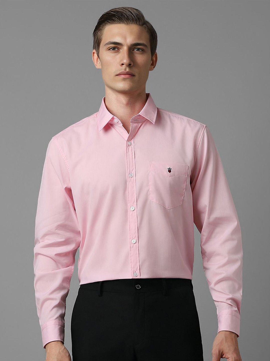

Louis Philippe Sport Men Spread Collar Solid Cotton Slim Fit Casual Shirt, Pink