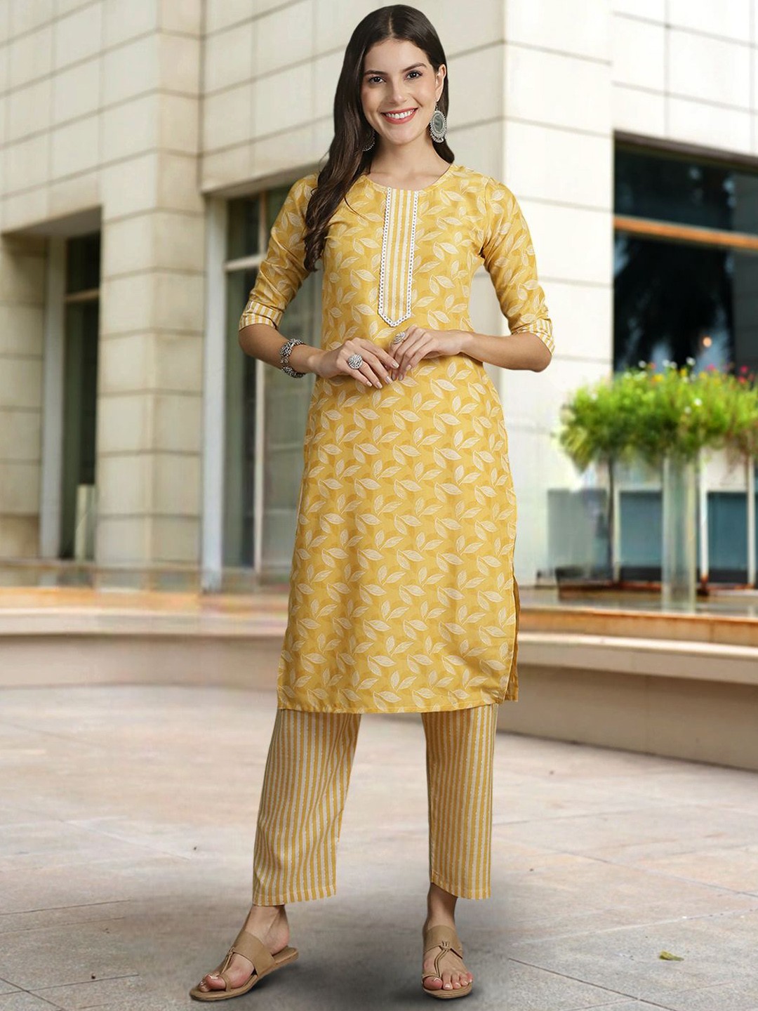 

Ethnic basket Floral Printed Round Neck Pure Cotton Straight Kurta With Trousers & Dupatta, Yellow