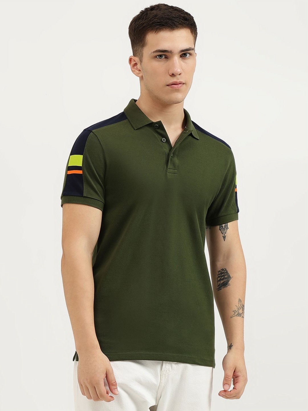 

United Colors of Benetton Men Polo Collar Pure Cotton Pockets T-shirt, Green