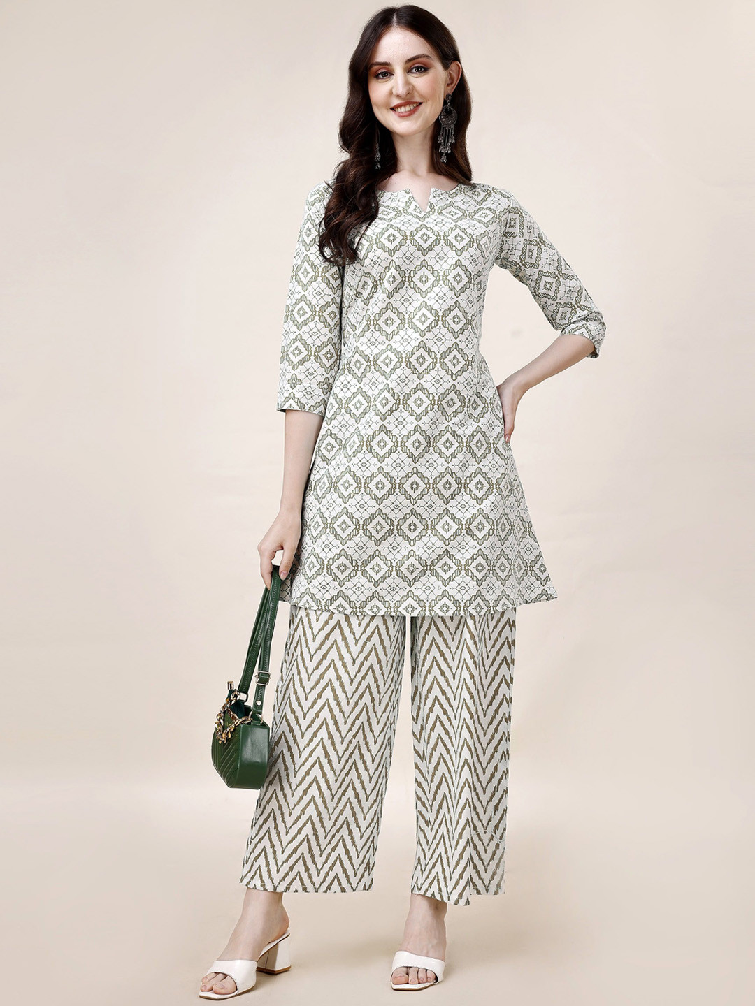

Growdamy Women Printed Regular Kurta with Palazzos, White