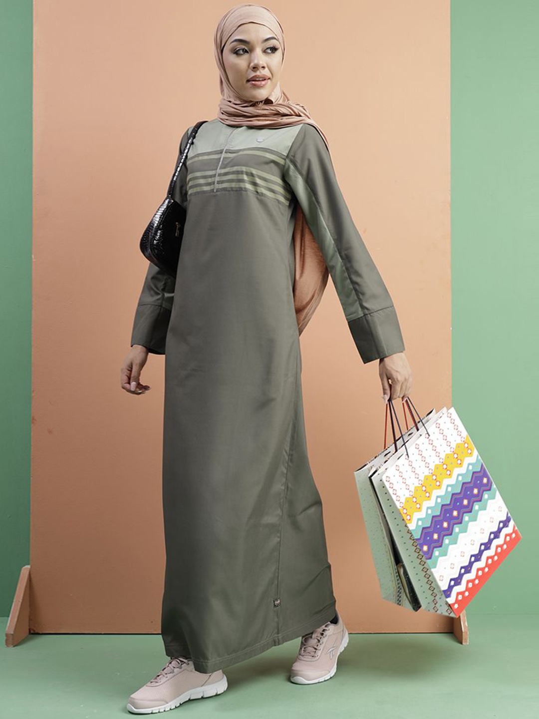 

IDH London Long Sleeve Jilbab With Scarf, Green