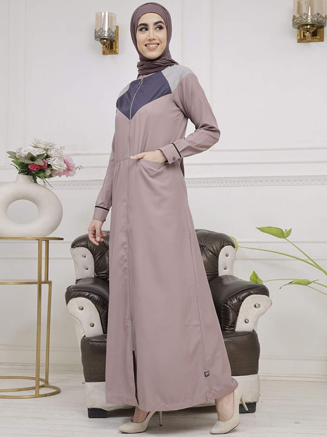 

IDH London Full Front Open Abaya, Peach