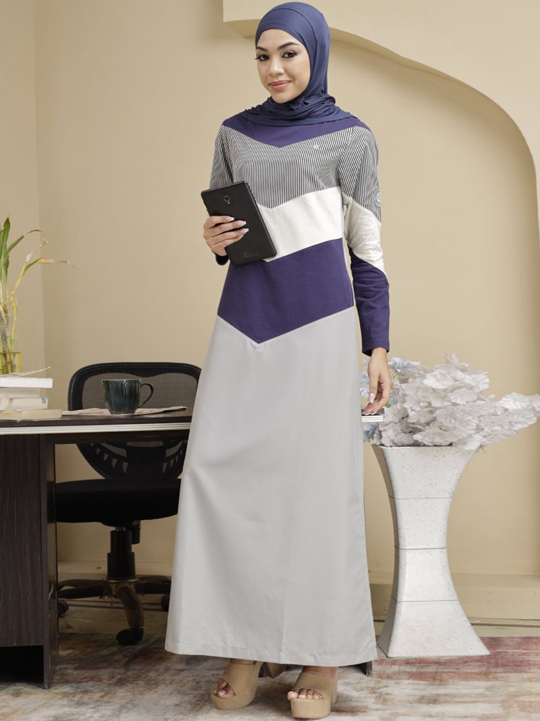 

IDH London Long Sleeve Jilbab With Scarf, Grey