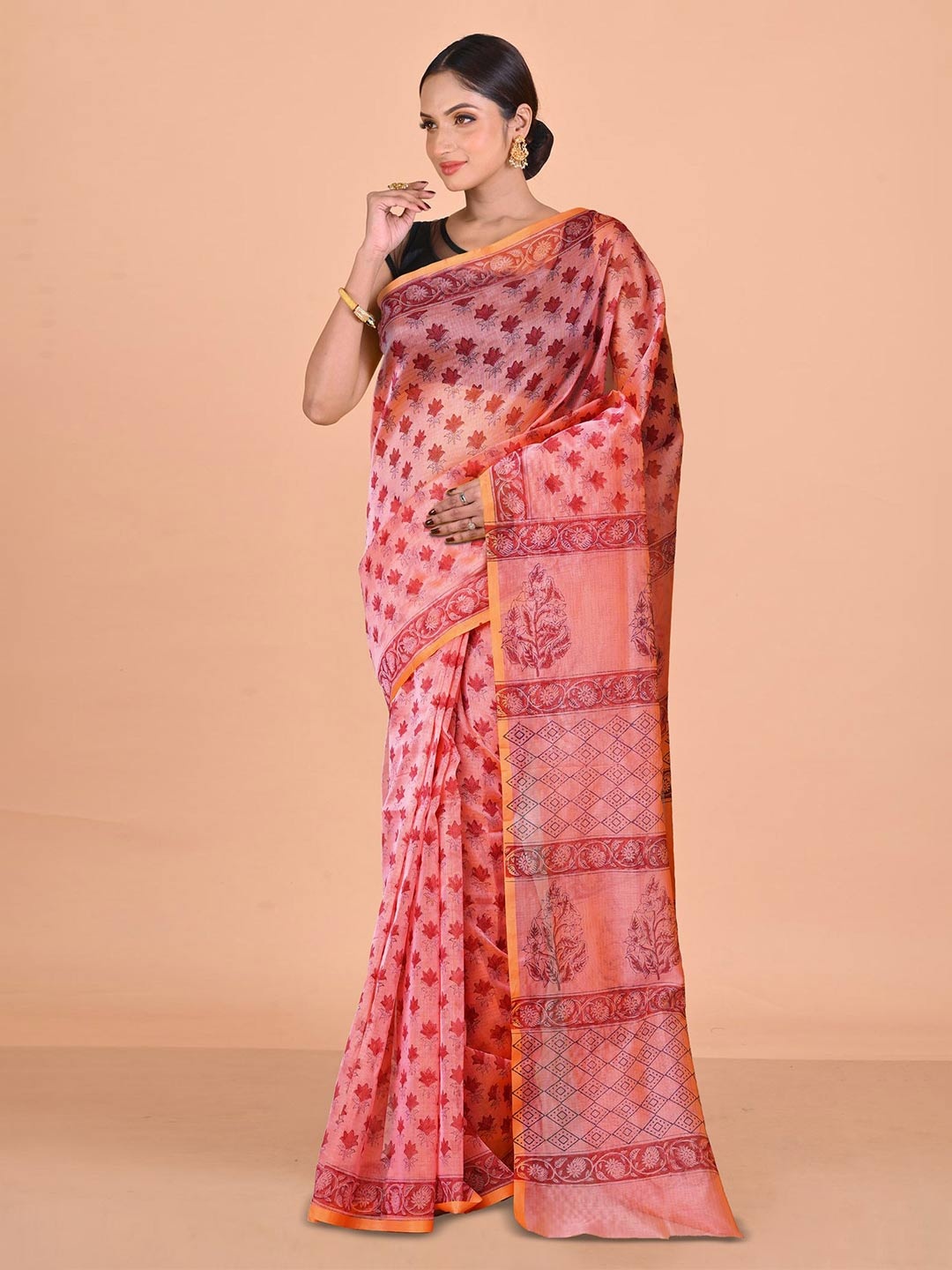 

Unnati Silks Ethnic Motifs Supernet Handloom Block Print Saree, Pink