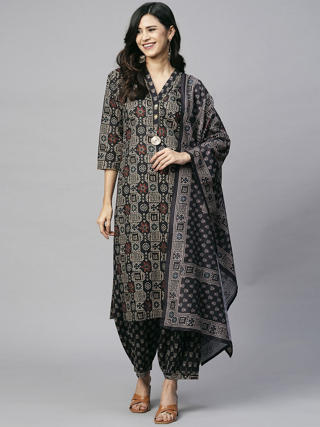 

White World Ethnic Motifs Printed Gotta Patti Pure Cotton Kurta with Salwar & Dupatta, Black