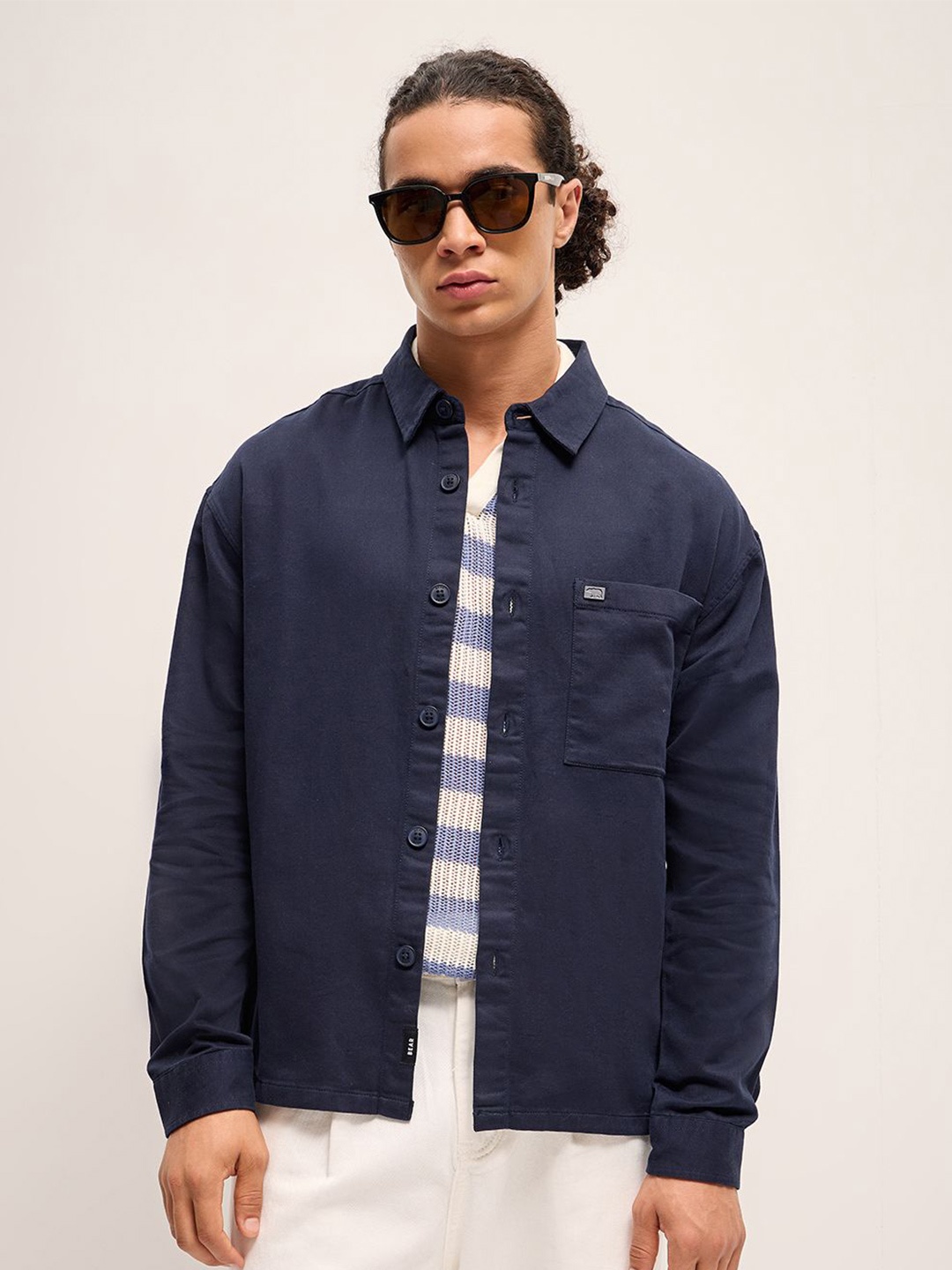 

THE BEAR HOUSE Men Solid Spread Collar Oversized Shirt, Blue