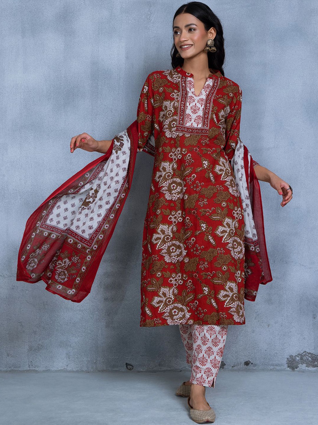 

Rang by Indya Floral Printed Pure Cotton Kurta with Trousers & Dupatta, Red