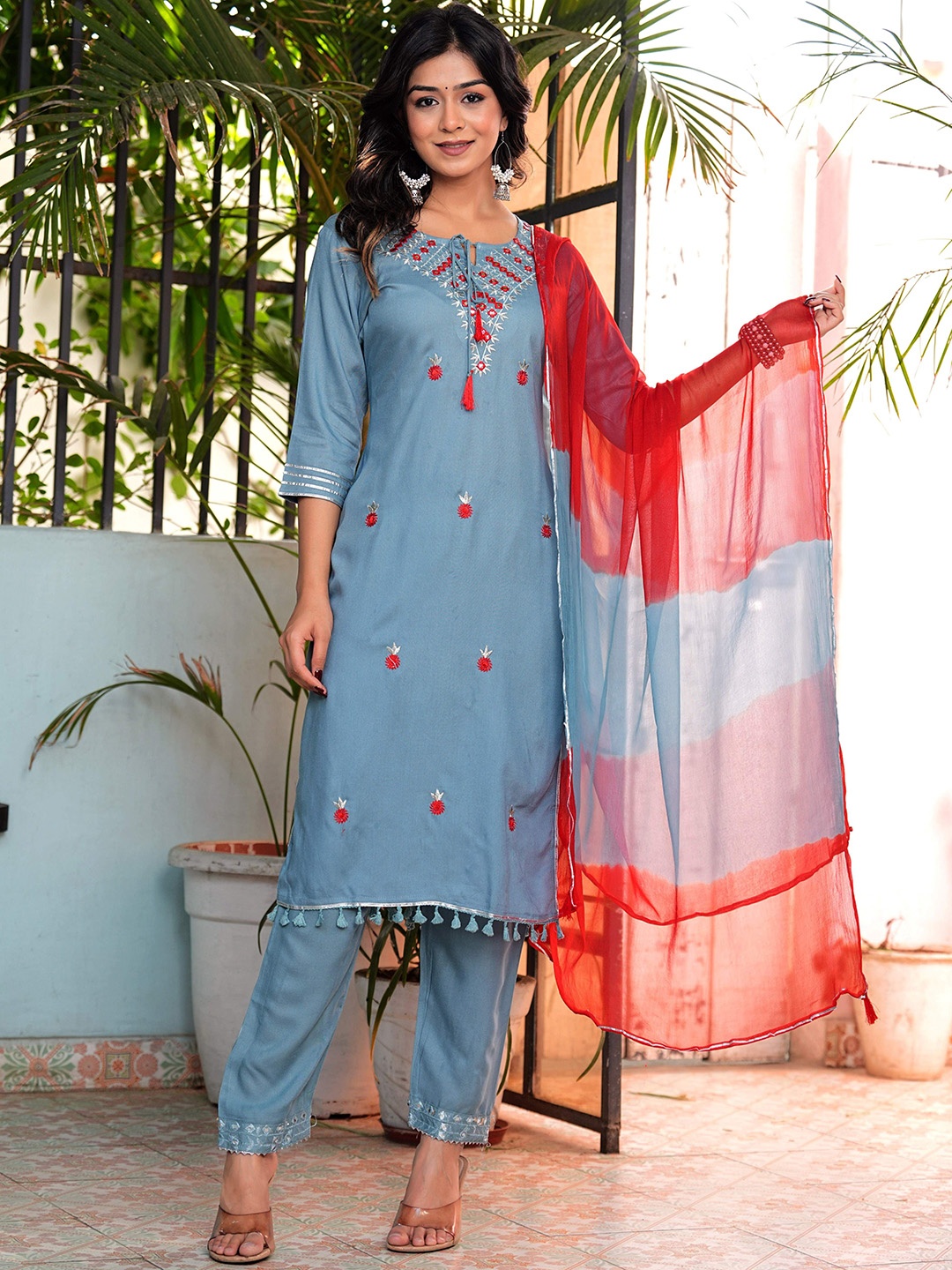 

Chandbaali Floral Embroidered Tie-Up Neck Regular Straight Kurta With Trousers & Dupatta, Blue