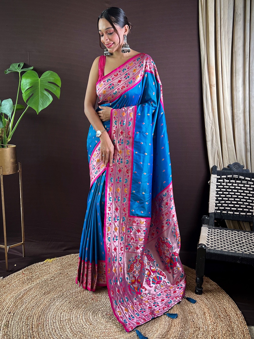 

HEER FASHION Woven Design Zari Paithani Saree, Blue