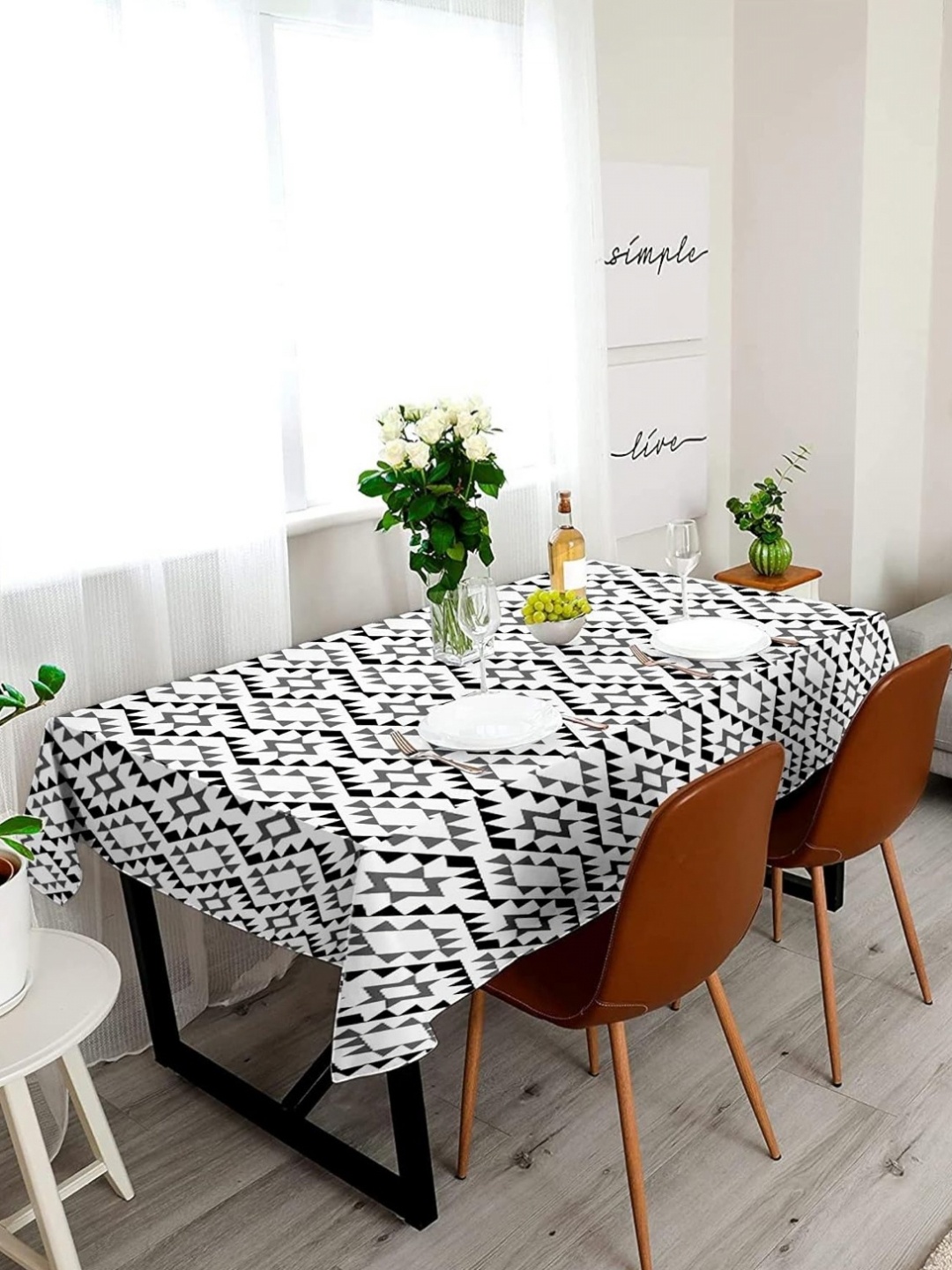 

Lushomes Black & White Geometric Printed 4-Seater Table Cover