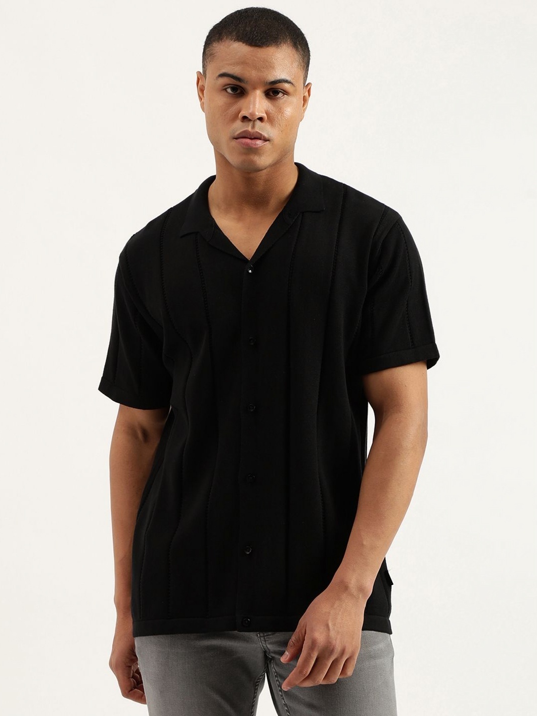 

United Colors of Benetton Men Checked V-Neck Pure Cotton Pockets T-shirt, Black