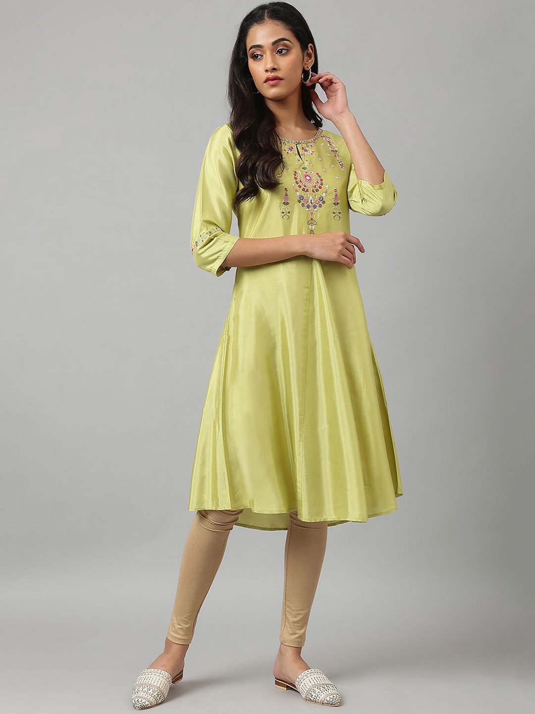 

W Floral Embroidered Thread Work A-Line Kurta, Green