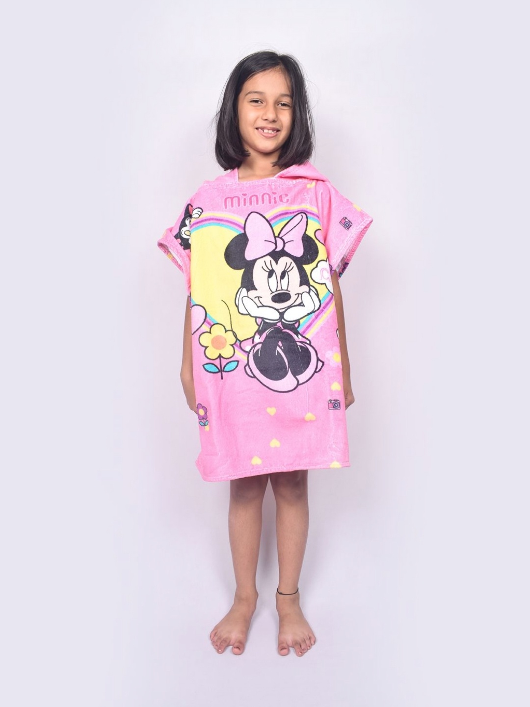 

SPACES Girls Pink & Black Minnie Mouse Printed Pure Cotton 380 GSM Hooded Bath Robe