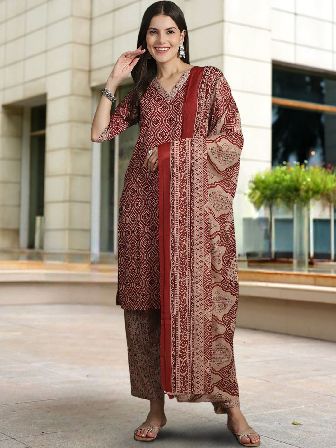 

Ethnic basket Floral Printed V-Neck Pure Cotton Straight Kurta With Trousers & Dupatta, Maroon