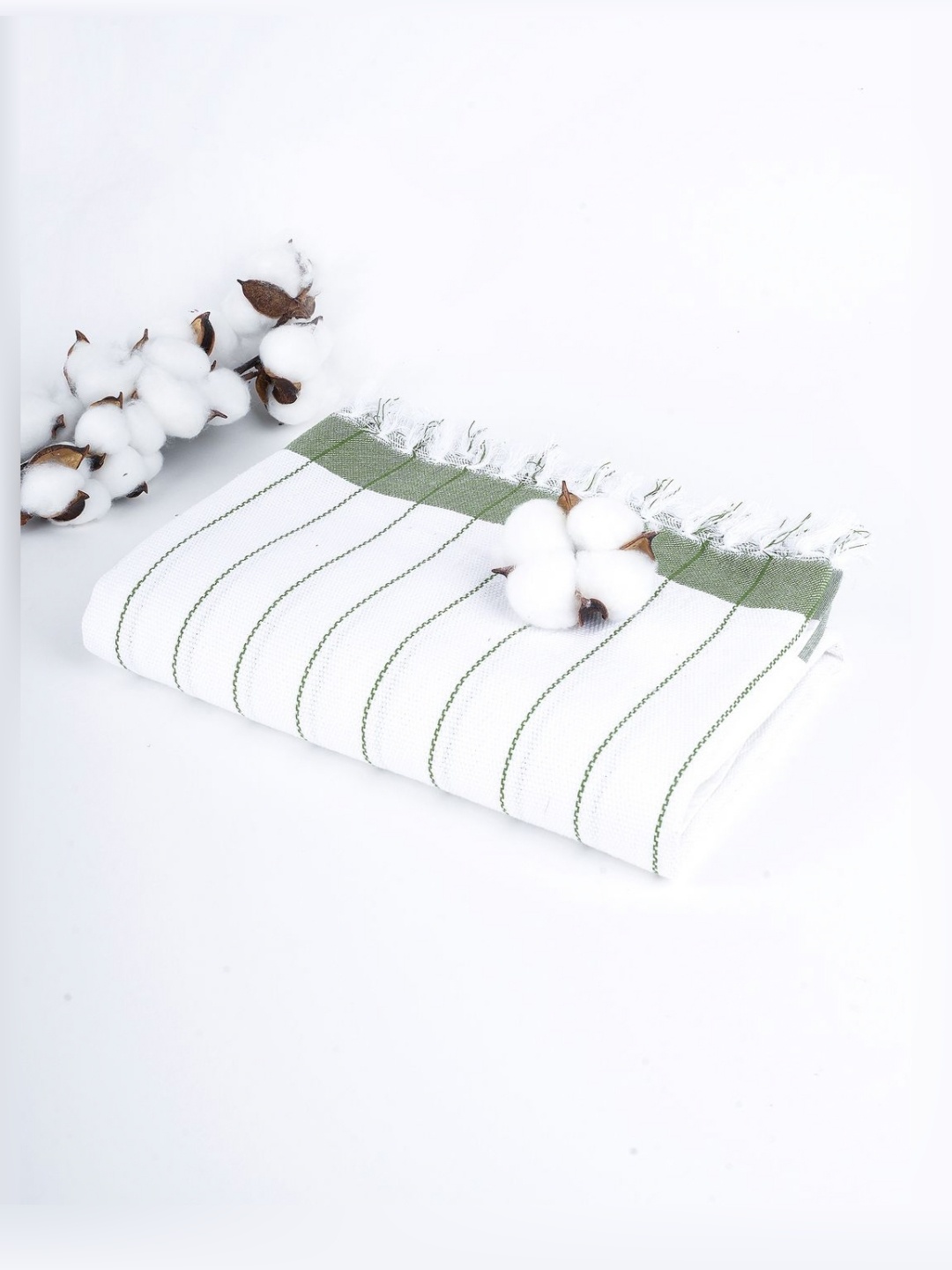 

Doctor Towels White & Green Pin-Striped Pure Cotton 210 GSM Bath Towel