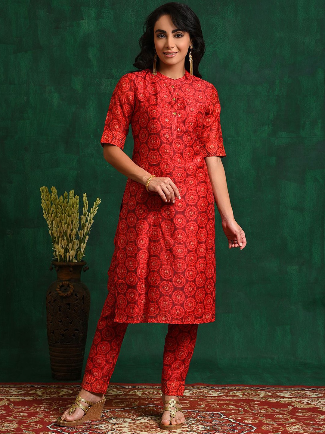 

Sangria Red Floral Printed Mandarin Collar Chanderi Silk Straight Kurta & Trouser