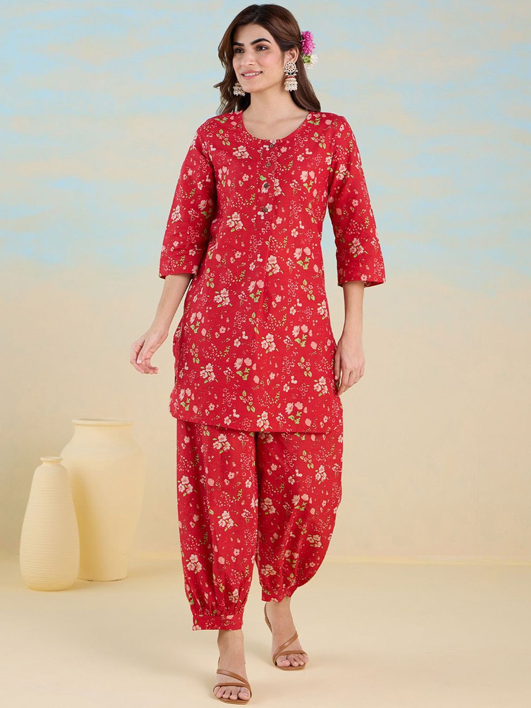 

Likha Floral Printed Straight Kurta with Salwar, Red