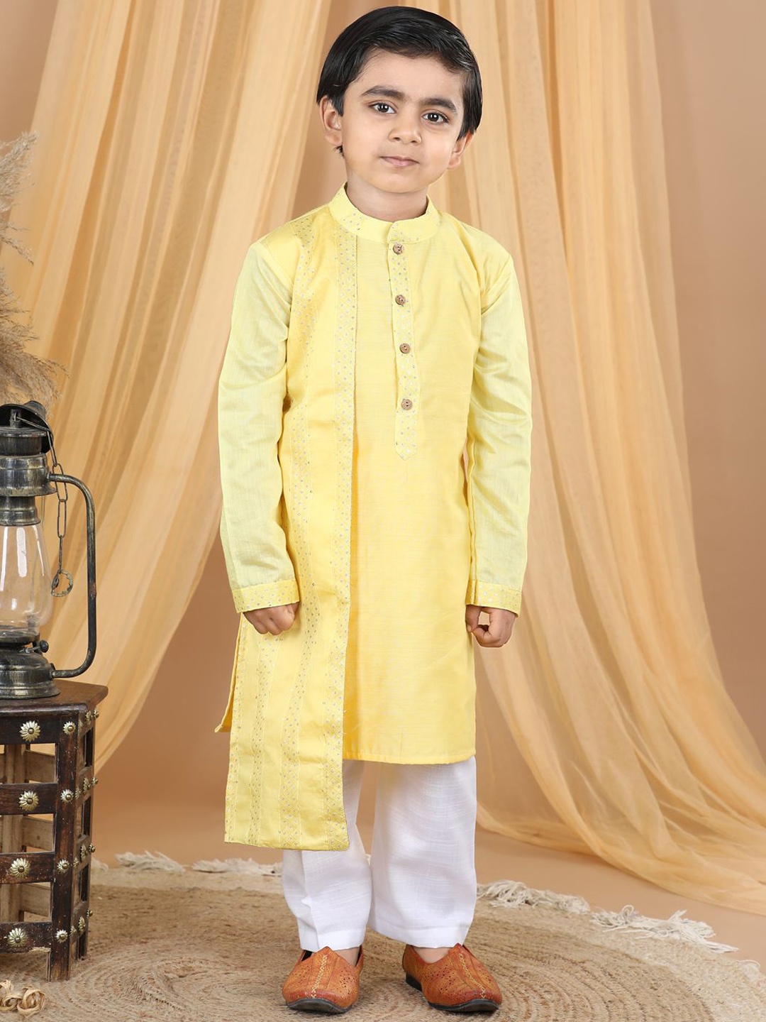 

Sangria Boys Embroidered Pure Cotton Kurta With Pyjamas, Yellow